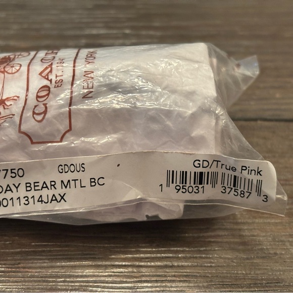 Coach - Picture 7 of 7